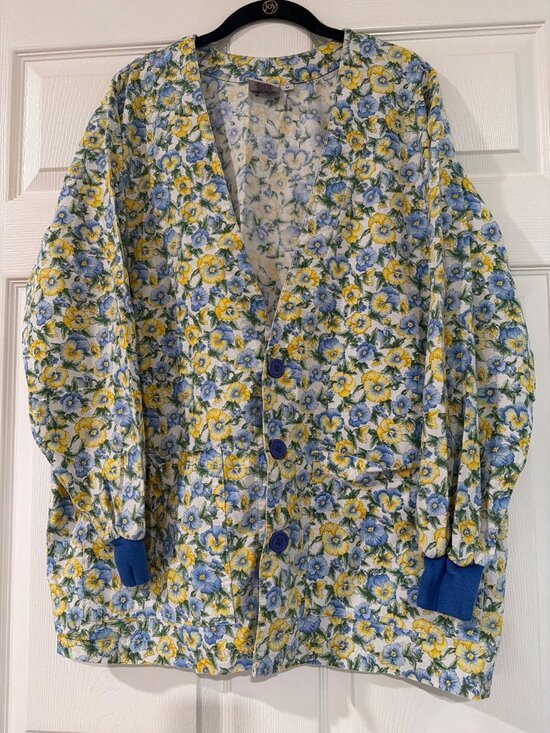 S.C.R.U.B.S. Jackets & Blazers - Floral S.C.R.U.B.S. Women’s Button-Front Jacket With Pockets Blue & Yellow Flowe